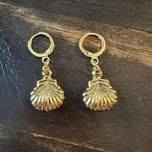 MAYAMAR Shell Earrings NEW